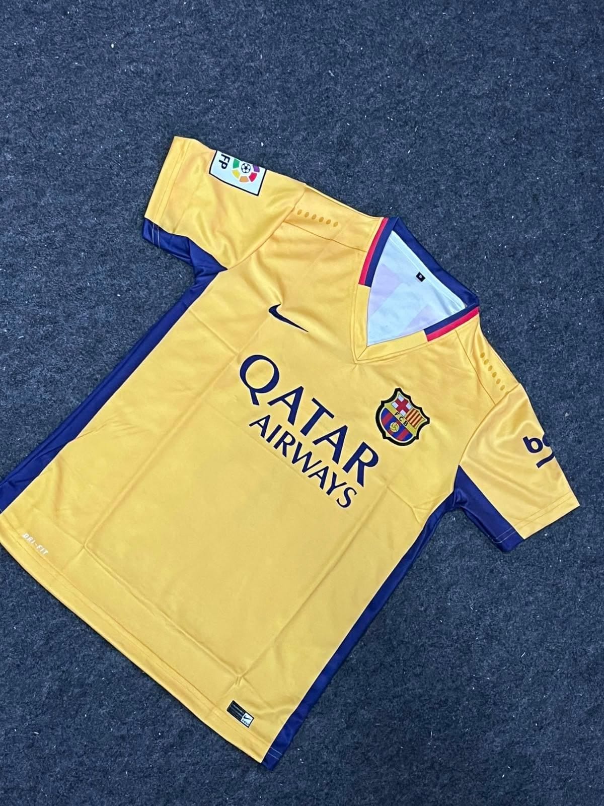 Neymar Jr.'s number 11 FC Barcelona 2014–15/2015–16 away jersey ( EBROIDERY )
