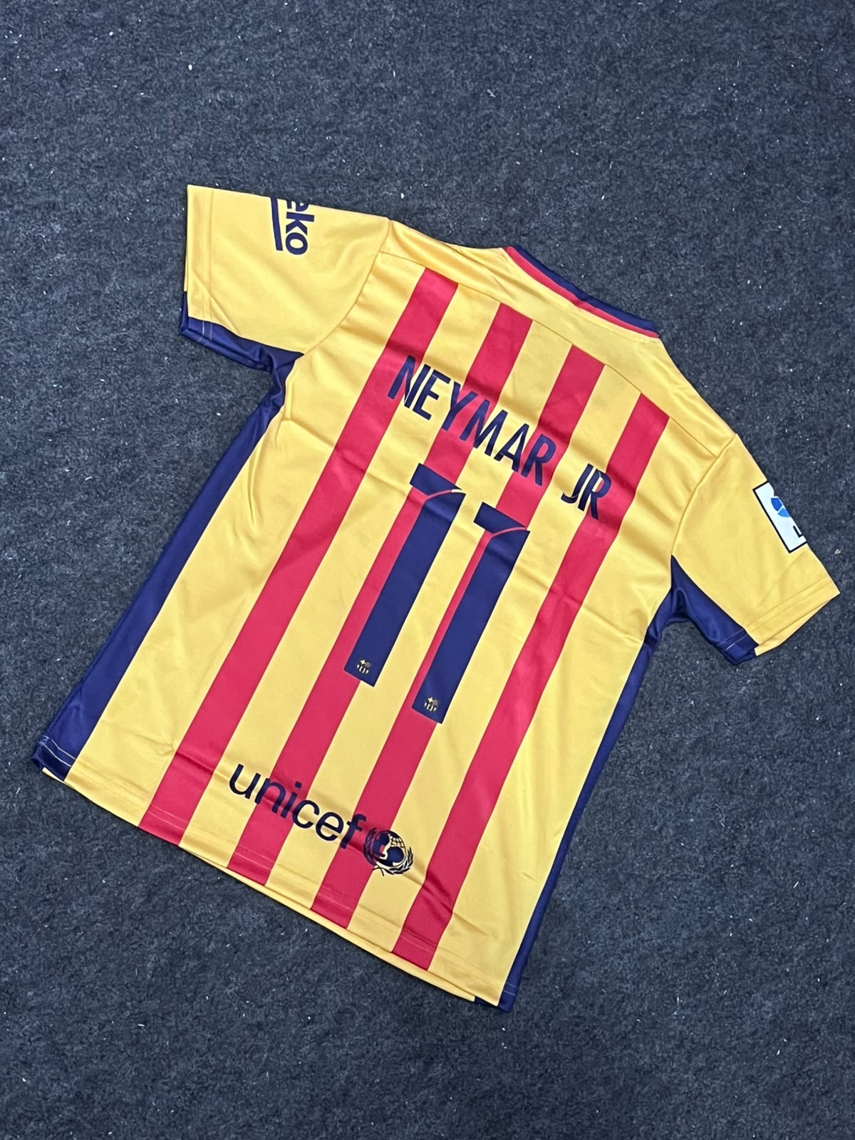Neymar Jr.'s number 11 FC Barcelona 2014–15/2015–16 away jersey ( EBROIDERY )